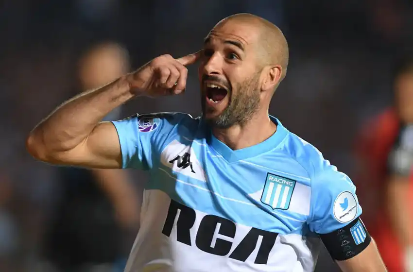 Racing venció a Belgrano y le mete presión a Defensa