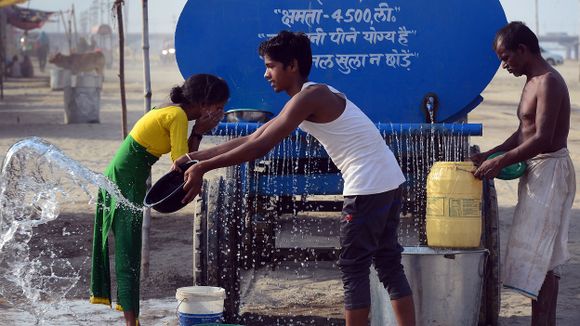 Zonas de India sufren el abril más caluroso y las altas temperaturas dejaban nueve muertos