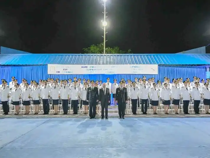 Insfrán presidió el acto de egreso de nuevos
oficiales ayudantes de la Policía de Formosa