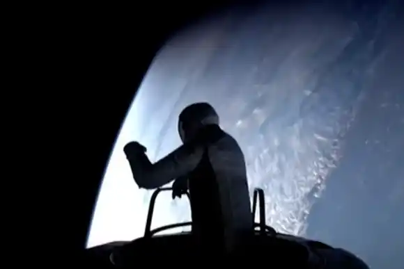 Dos astronautas de Elon Musk hicieron la primera caminata espacial privada de la historia