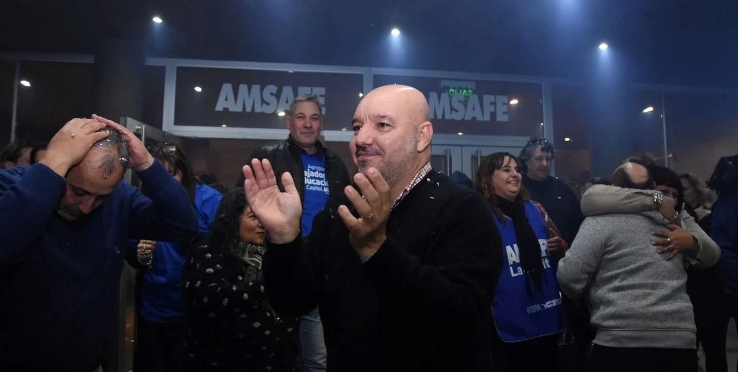 Rodrigo Alonso festejó el resultado que lo tendrá como secretario general de Amsafe Provincial hasta 2028. Créditos: Gentileza