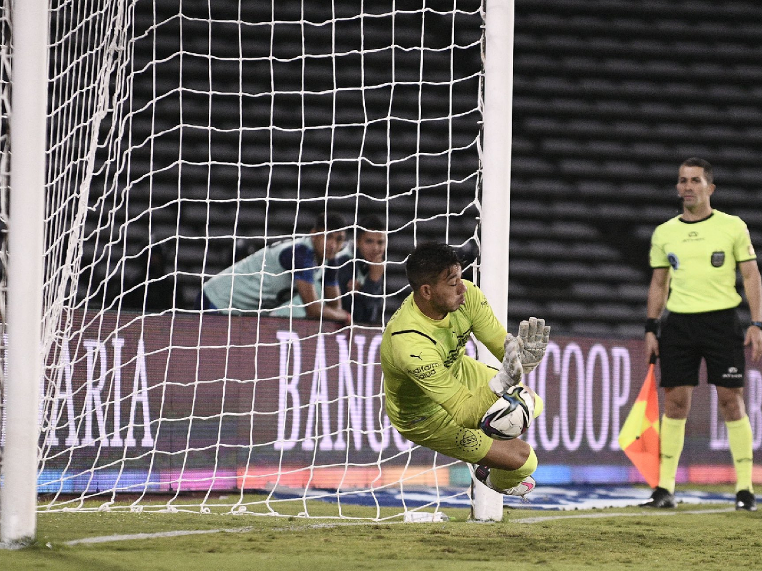 El “Rojo” pasó por penales