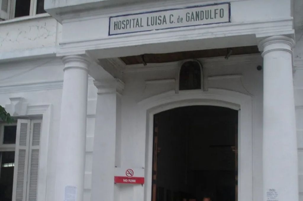 Acusan a una mujer de sedar y prender fuego a su hijo tras un brote psicótico