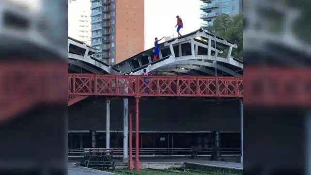 Rosario: disfrazado de “Hombre Araña”, cayó del techo y terminó en HECA