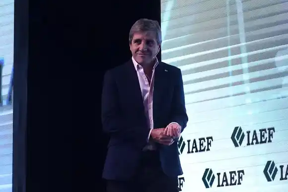 El Gobierno prorrogó un mes el plazo para entrar al blanqueo