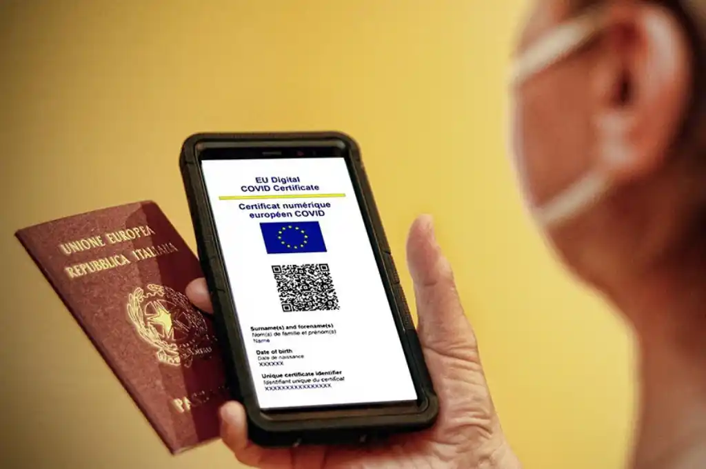 Sindicatos italianos apoyan el “pase verde” pero piden que no se despidan trabajadores