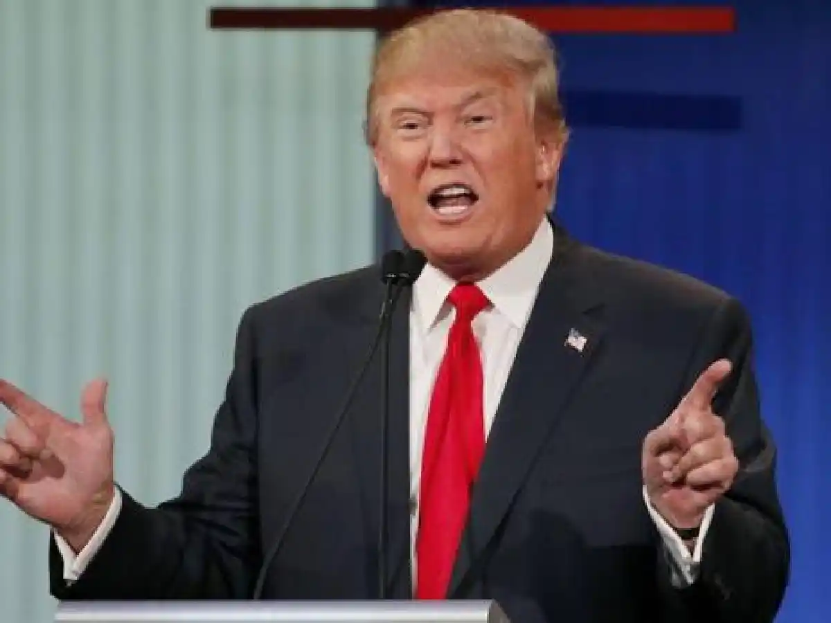 Trump pone fin a la protección migratoria para nicaragüenses y amenaza extenderla a Honduras