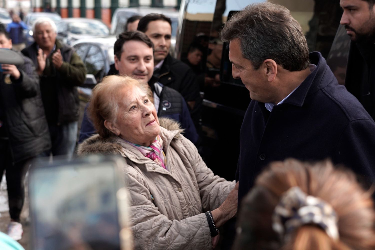 Una por una, las medidas para compensar las subas de precios y sostener el consumo