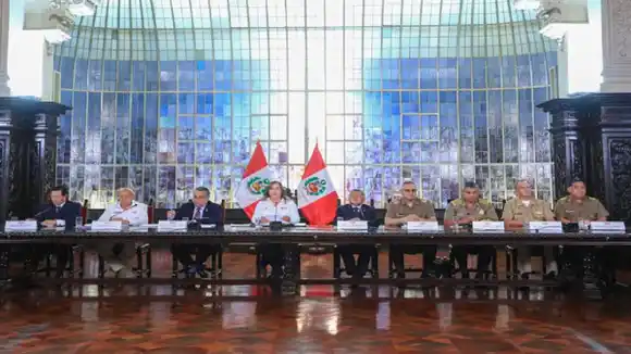 Perú decreta toque de queda en distrito minero tras asesinato de  13 trabajadores