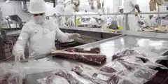 Aumento salarial para trabajadores de carnes rojas