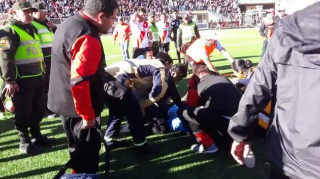 Falleció un árbitro cuando dirigía un partido en Bolivia