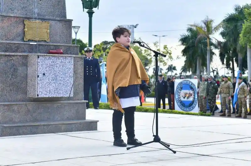 El gobernador Insfrán presidió el acto 
conmemorativo del Día de la Independencia