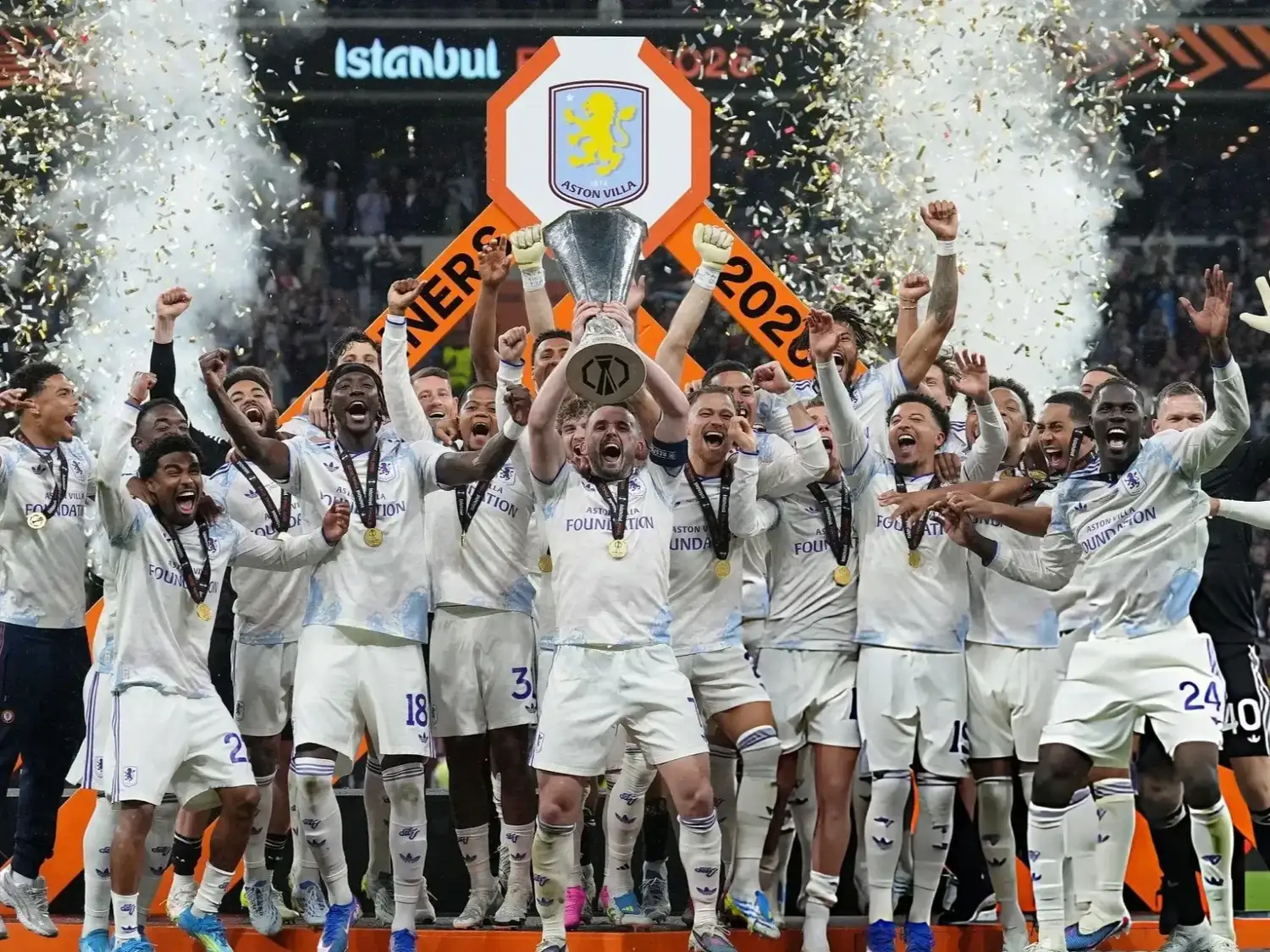 Aston Villa coronó una campaña sobresaliente y volvió a festejar en el plano internacional.