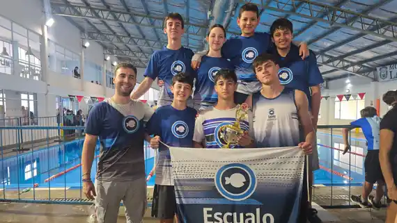 Más medallas para Escualo