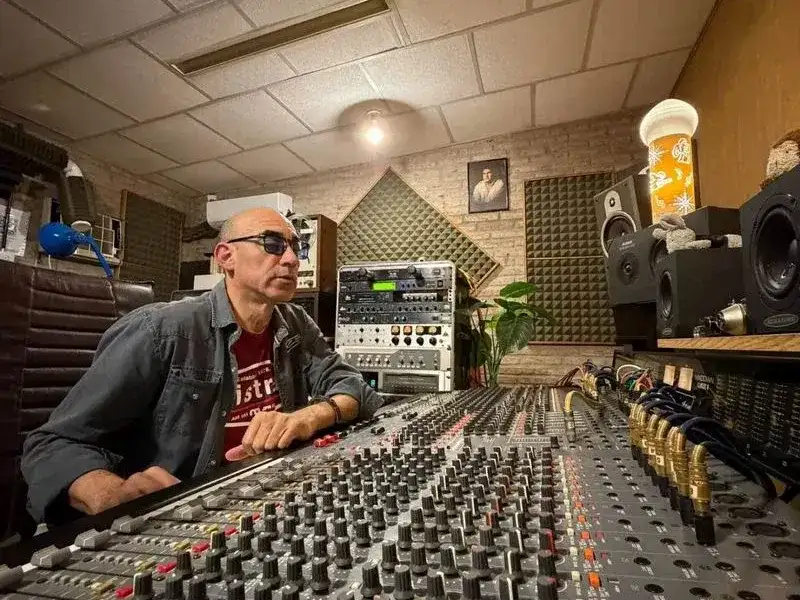 Carlos López relanza su álbum 
instrumental a 30 años de su grabación