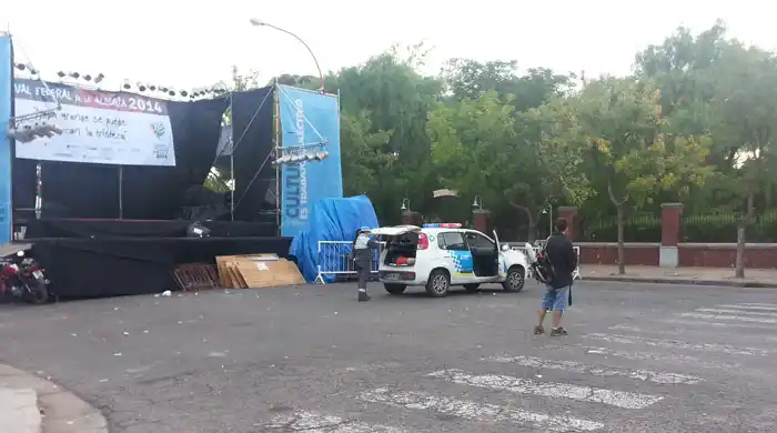 Carnaval violento en Bahía Blanca: Lo apuñaló porque le tiró espuma en la cara