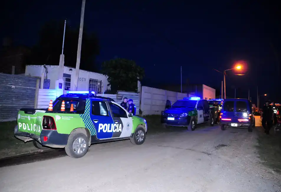 Evoluciona la mujer que fue apuñalada por su pareja