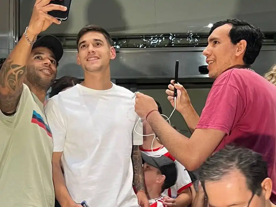 Martínez Quarta llegó para sumarse a la pretemporada