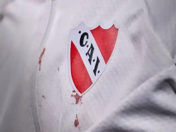 Sudamericana: Conmebol descalificó a Independiente por incidentes en la tribuna del Libertadores y dio el triunfo a la U