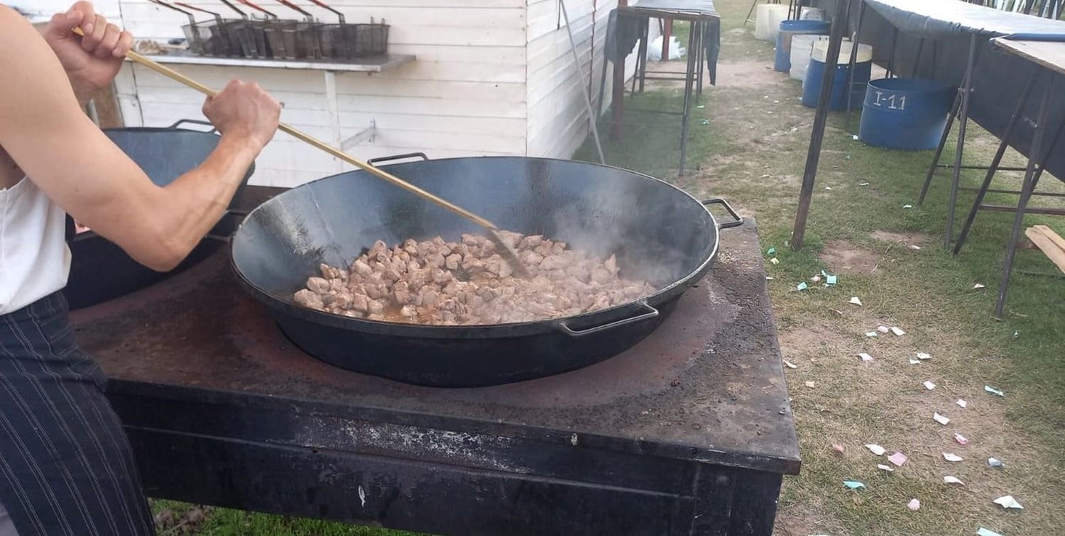 La ciudad de Rosario recibe a la Fiesta de Colectividades.