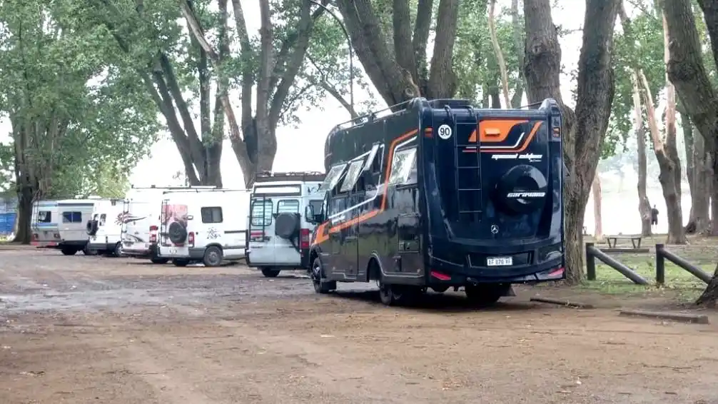 Vacaciones: Tandil pone a prueba ordenanza que busca ordenar el pernocte del turismo itinerante