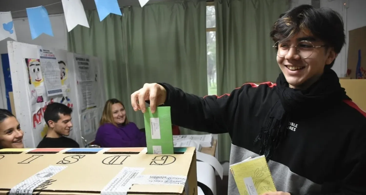 El “voto joven” debuta en Santa Fe para cargos provinciales