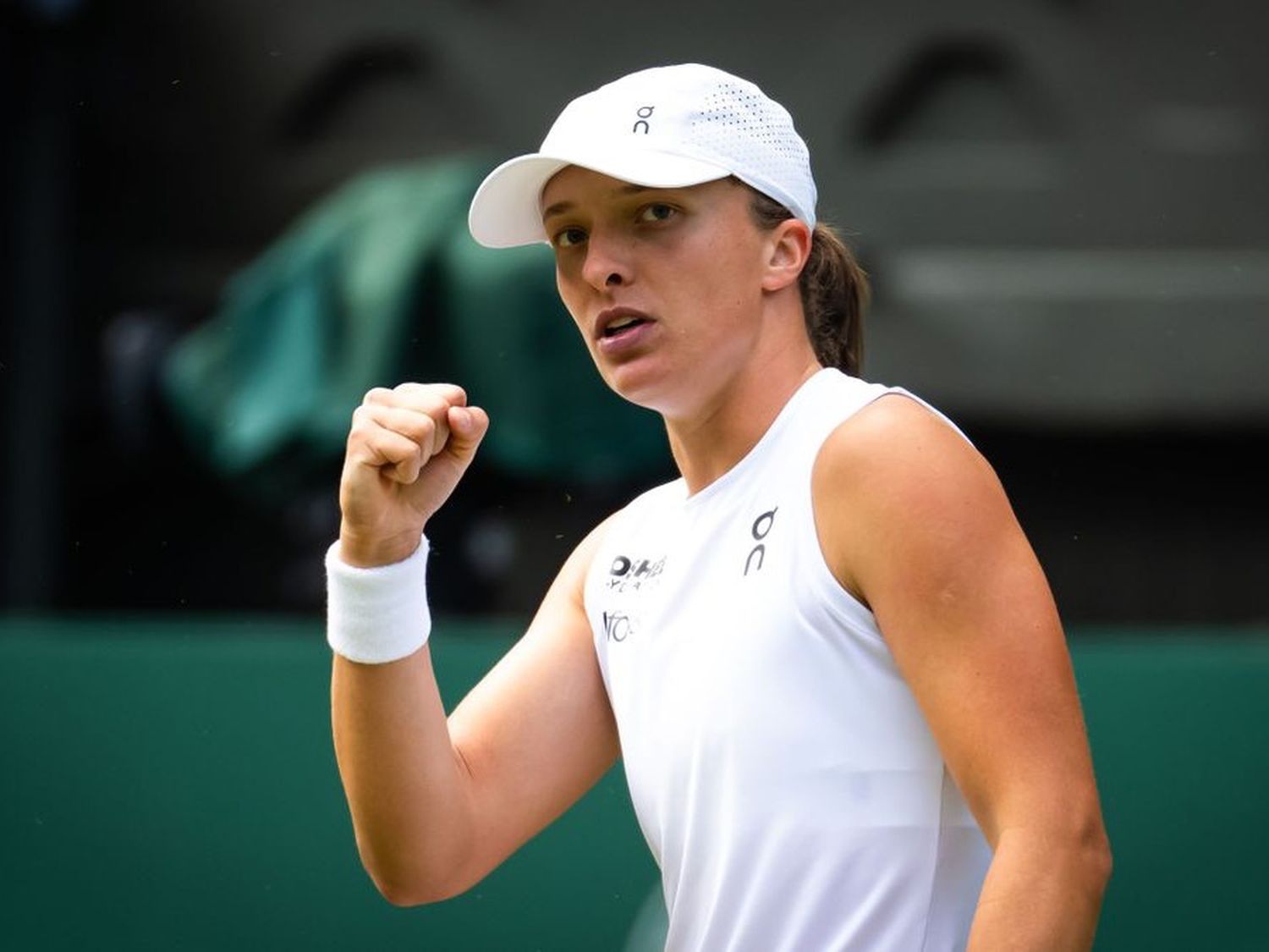 Swiatek avanzó con autoridad a los cuartos de final de Wimbledon