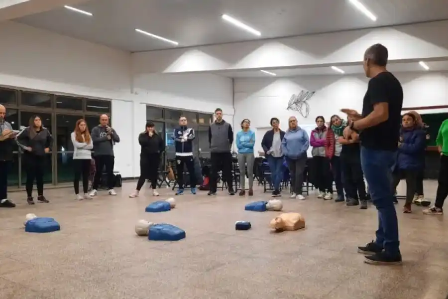 Capacitación en el  CRAR sobre RCP, Primeros Auxilios y DEA