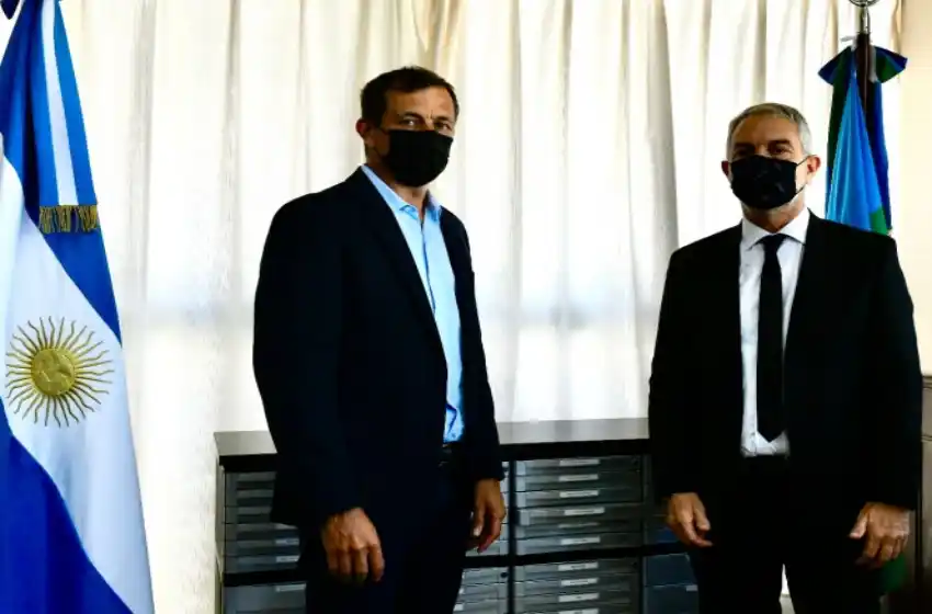 Alak se reunió con el senador Bucca