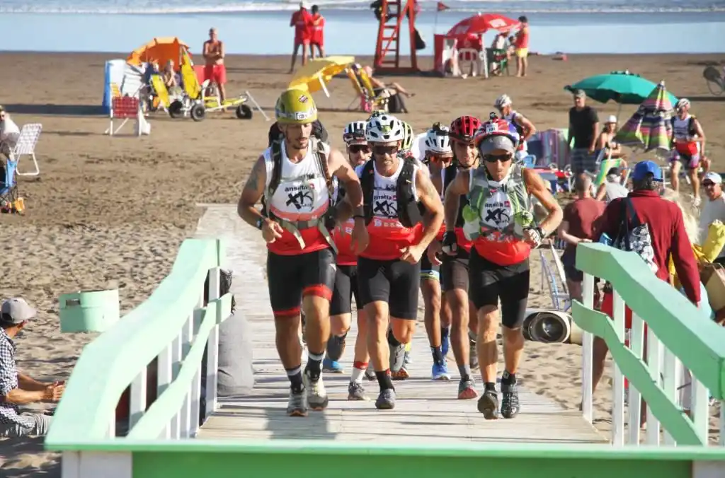 El “Dakar a tracción a sangre” llegó a las playas de Claromecó