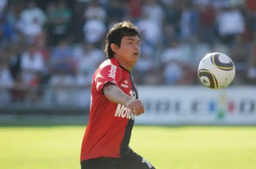 «Al Pulga Rodríguez le encantaría jugar en Central, no se siente identificado con Newells»