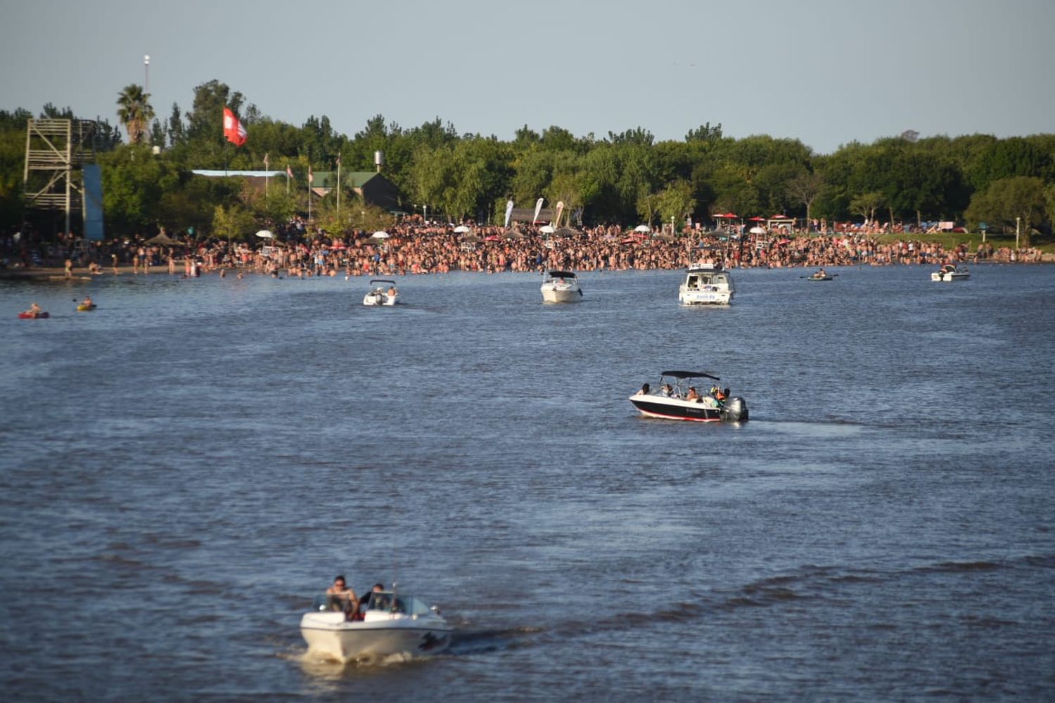 El Municipio confirmó que el río está habilitado para el uso recreativo 