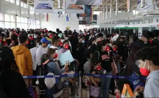 Llegan  315 migrantes venezolanos procedentes de México