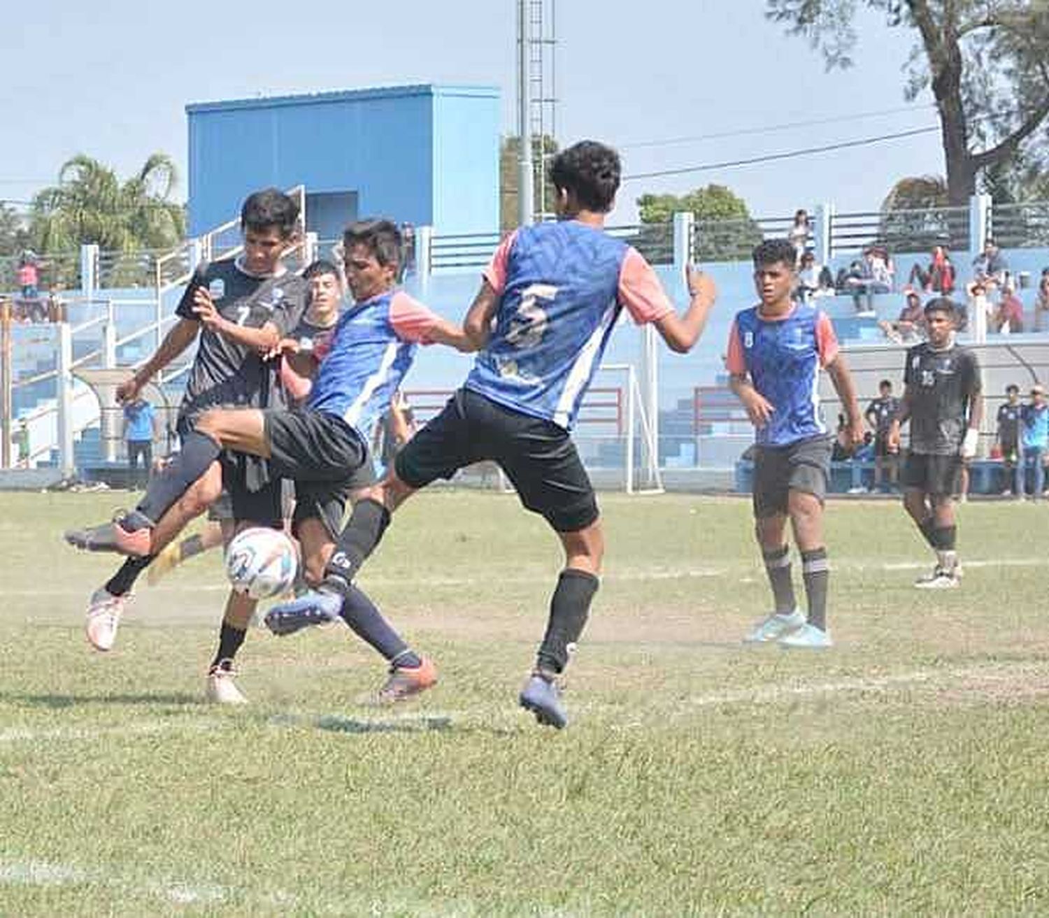 Mucha acción para el fútbol de campo