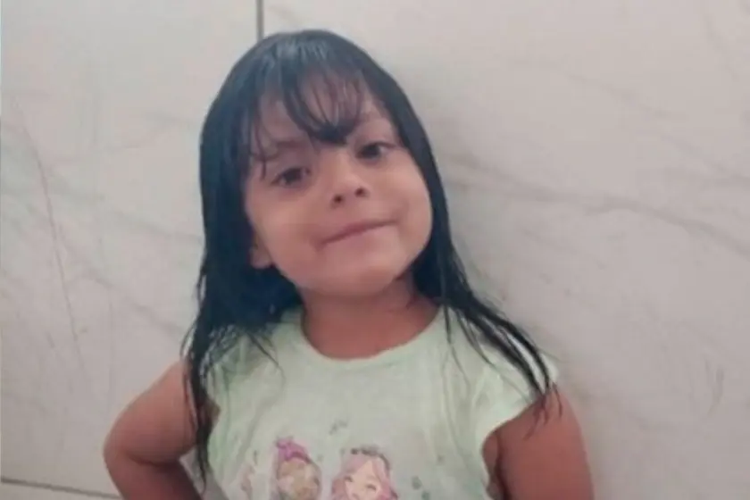 Piden colaboración para encontrar a una nena que fue sacada de la provincia por su madre sin autorización paterna