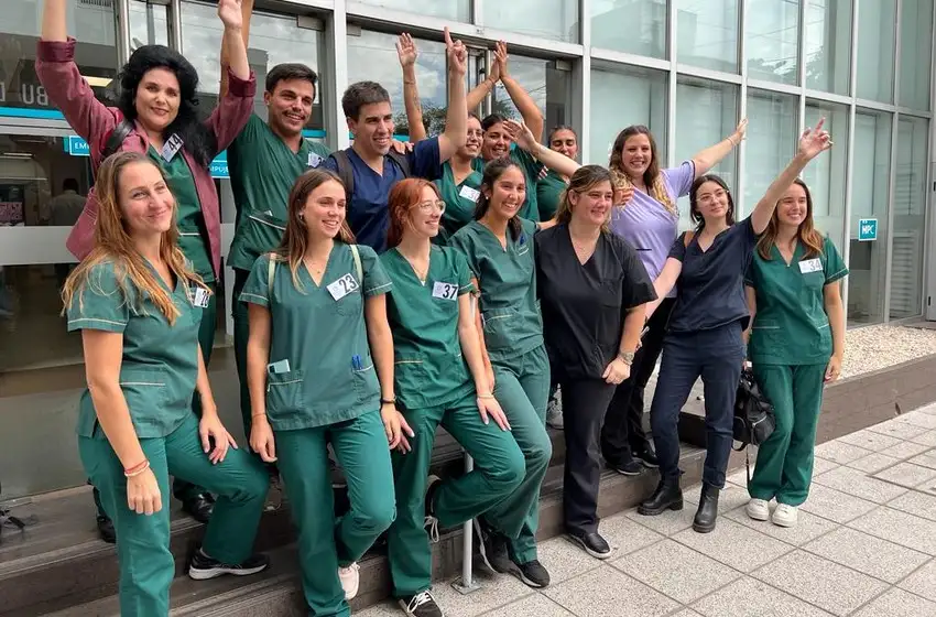 Egresa la segunda promoción de la Escuela Superior de Medicina de la Universidad local