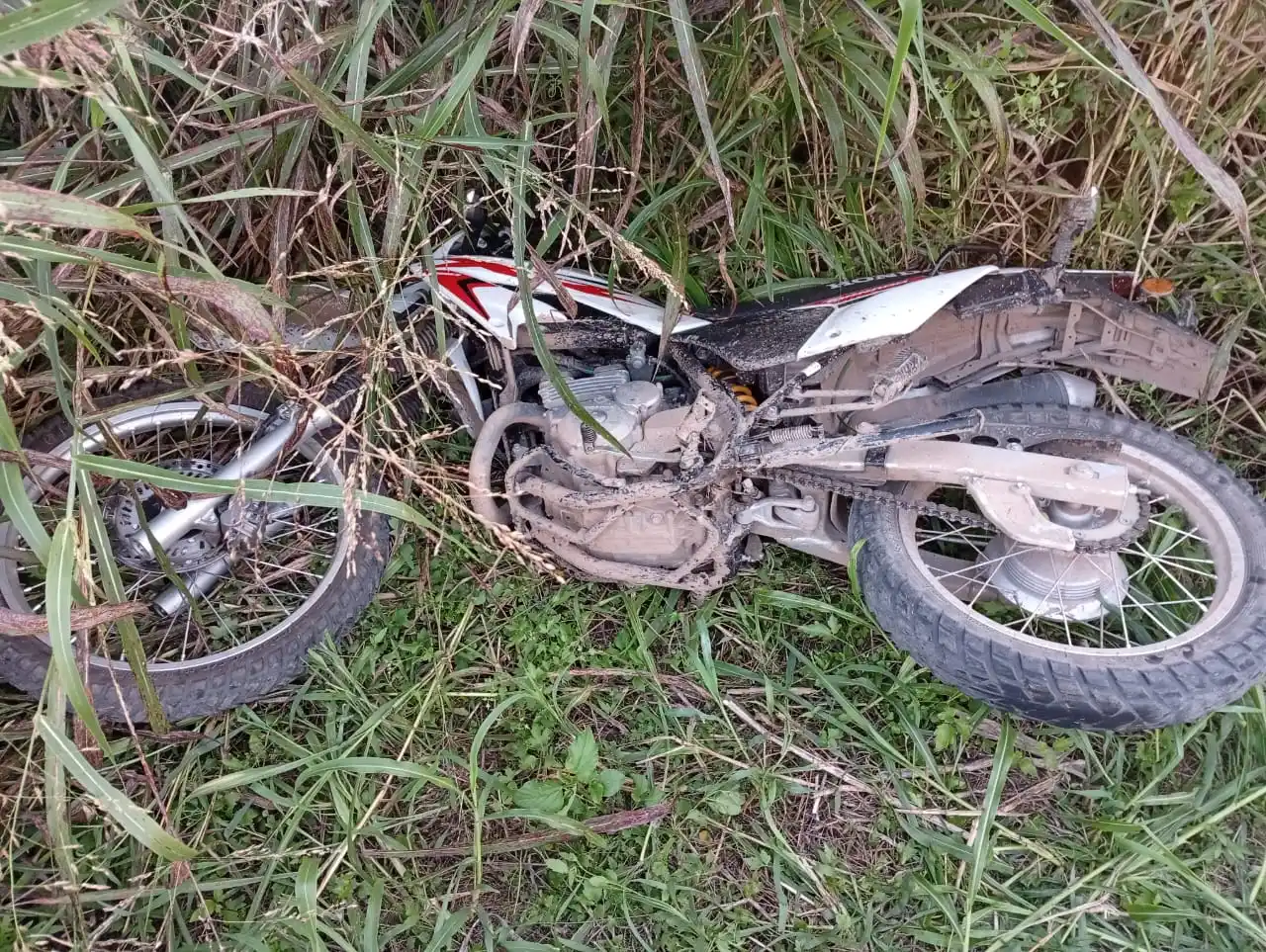 motocicleta honda tornado xr secuestrada campo agro policia 250cc patrullero - 2