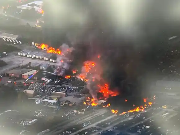 Tragedia en KENTUCKY: mueren siete personas al estrellarse un avión al despegar de un aeropuerto