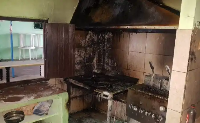 Un tubo de gas se prendió fuego, hay dos heridos