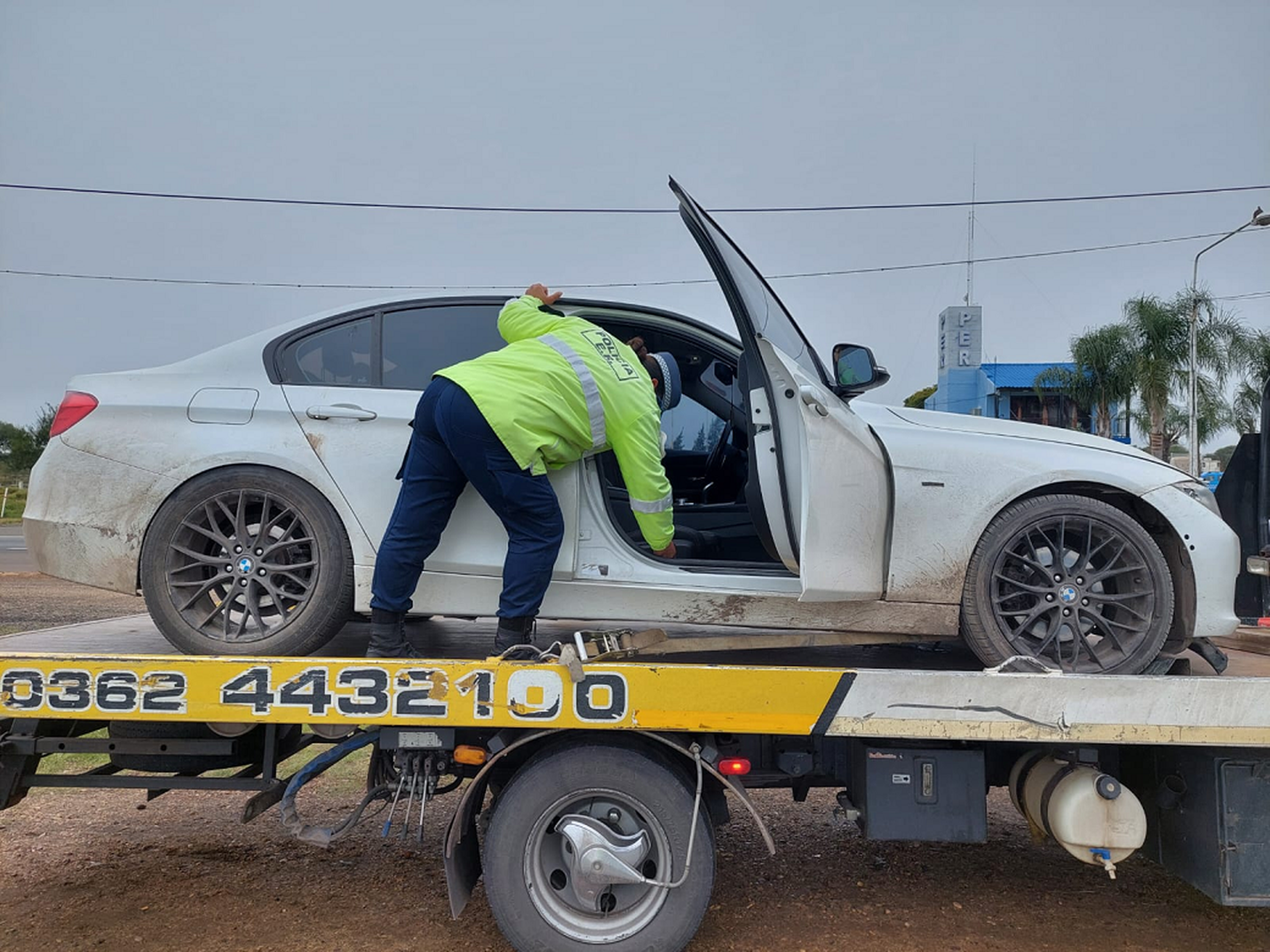 Detuvieron a una grúa transportaba un auto con pedido de secuestro