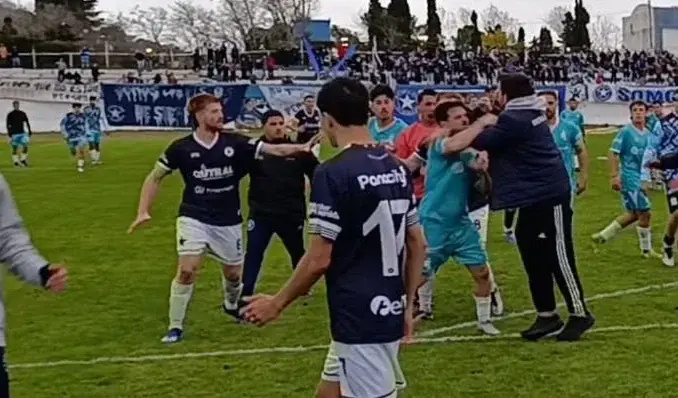 El clásico de Olavarría terminó con incidentes dentro y fuera del estadio: el video del escándalo