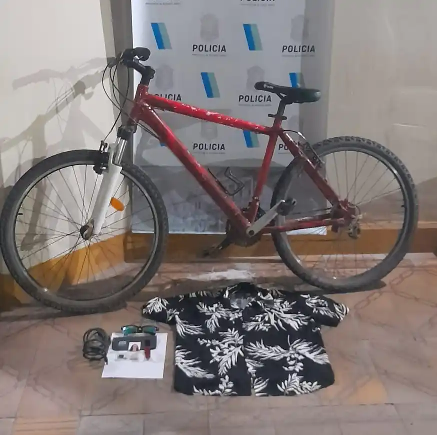 Interceptaron a un masculino para robarle la bicicleta
