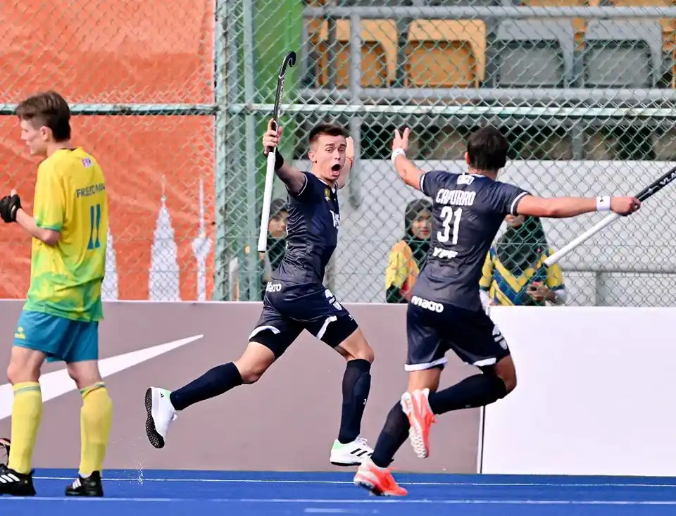 El festejo del gol de la victoria en Malasia.