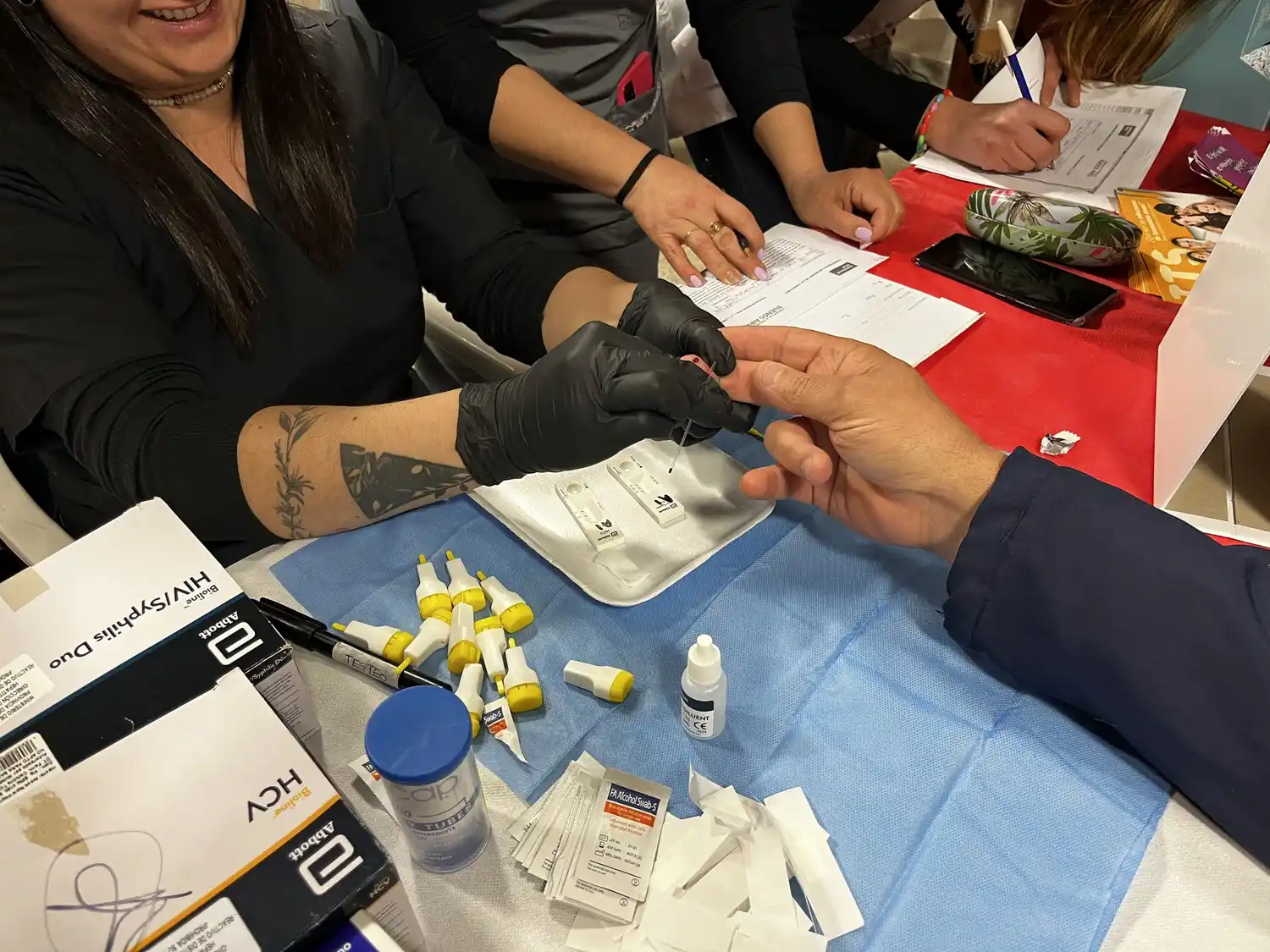 Testeos rápidos gratuitos en el Día Mundial de la Lucha contra el HIV en los CAPS de los barrios El Porteño, San Luis y San Cayetano