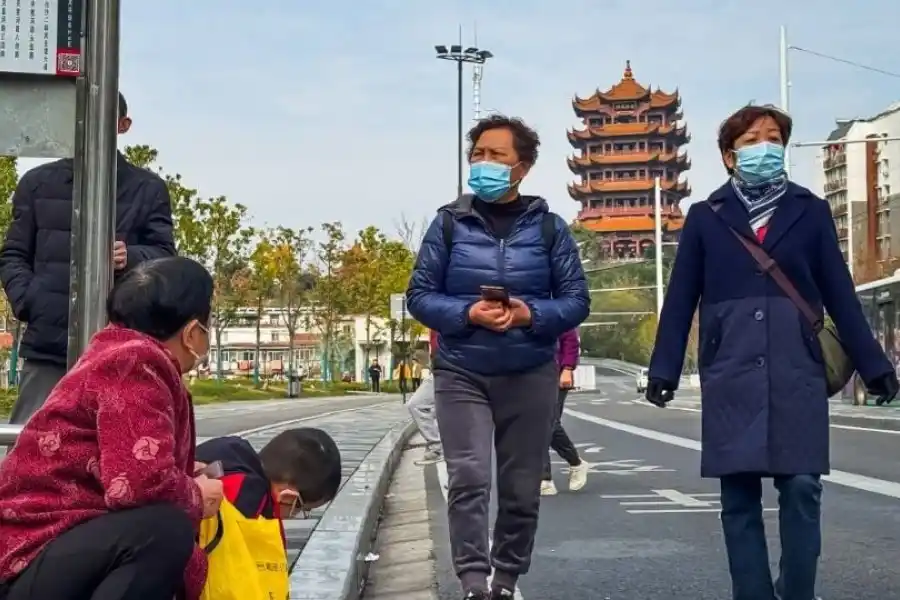 China: Autoridades siguen la evolución del virus HMPV que provoca neumonía