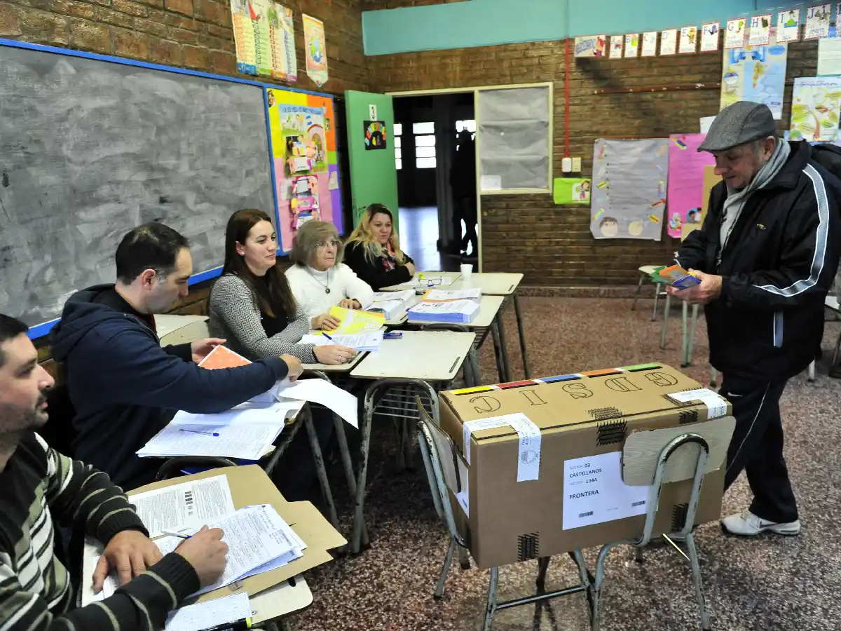 Santa Fe: cerraron los centros de votación y se espera un final ajustado