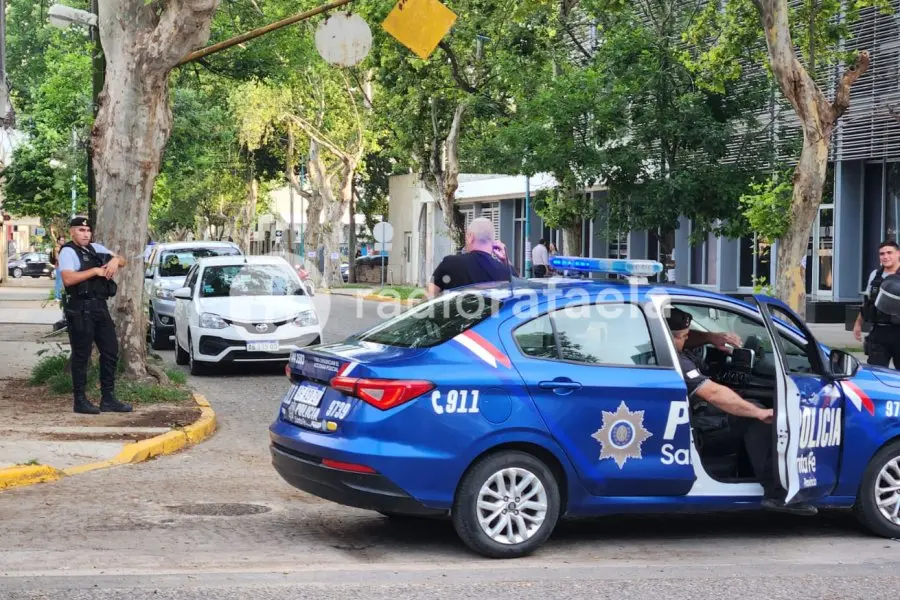 Robó una bicicleta y herramientas, se metió a una casa ajena y agredió a un policía: joven de 24 años quedó preso