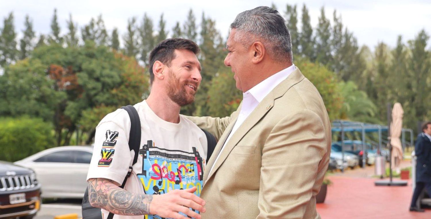 Así recibió “Chiqui” Tapia a Lionel Messi en el predio de la AFA