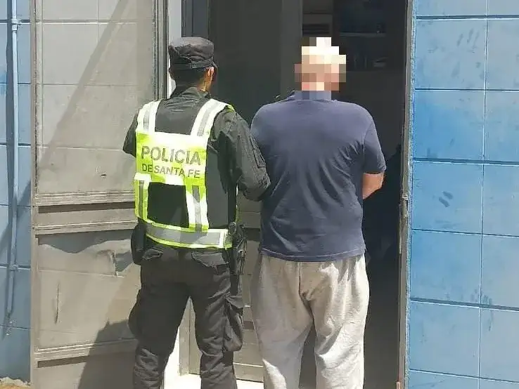 Venado Tuerto: secuestraron una camioneta, tres armas de fuego y numerosas municiones en un control sobre la Ruta 33 - 2