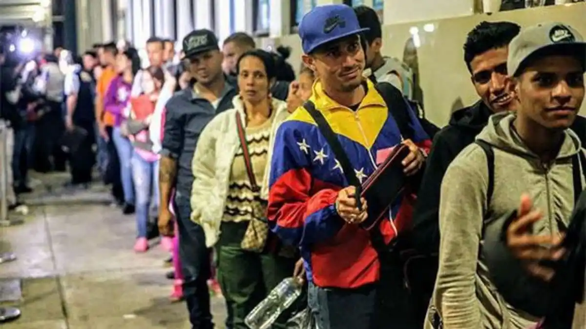 ¡CON RIESGO DE SER DEPORTADOS, SI INCUMPLEN! Venezolanos tienen un año para regularizarse en Perú